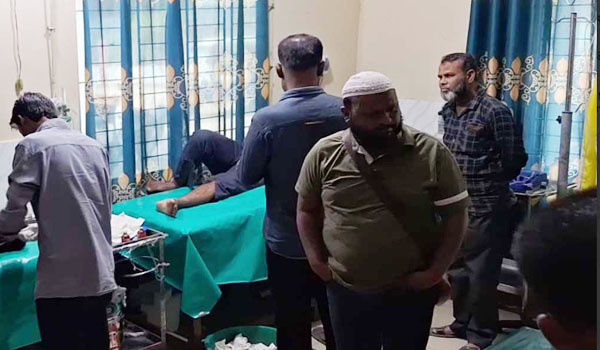 ৪ সাংবাদিকের ওপর হামলা