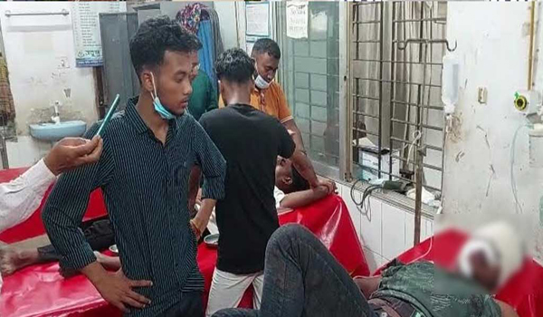 ছাত্রলীগের ৪ কর্মী গুলিবিদ্ধ আধিপত্য বিস্তার নিয়ে হামলা