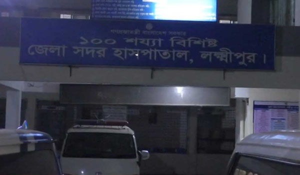 গভীর রাতে ঘরে ঢুকে নারীকে কুপিয়ে হত্যা, আশঙ্কাজনক স্বামী