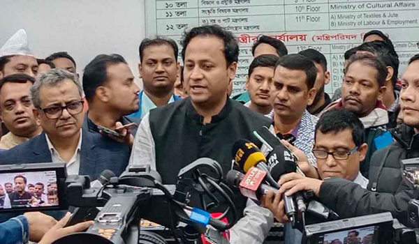 শিক্ষাপ্রতিষ্ঠান নিয়ে হাইকোর্টের নির্দেশে ক্ষুব্ধ মন্ত্রী, যাবেন আপিলে