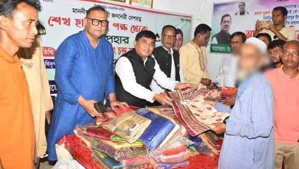 প্রধানমন্ত্রীর পক্ষ থেকে ঈদ উপহার বিতরণ করলেন এমপি রনজিত সরকার