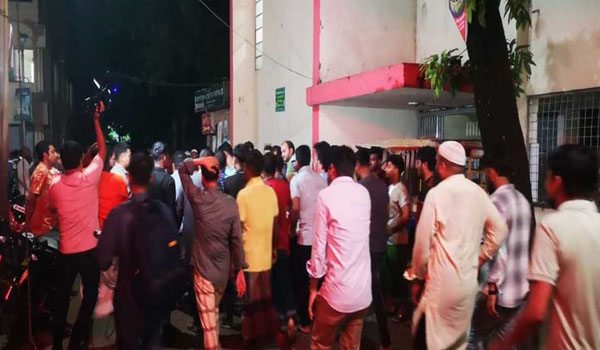 বাসায় ফেরার পথে আওয়ামী লীগ নেতাকে কুপিয়ে হত্যা