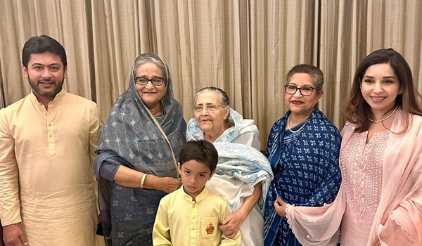 বোনকে নিয়ে নিক্সন চৌধুরীর বাসায় শেখ হাসিনা