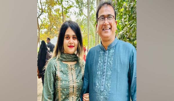 এমপি আনারের ফ্ল্যাটে ঢোকা এই রহস্যময় নারী কে?