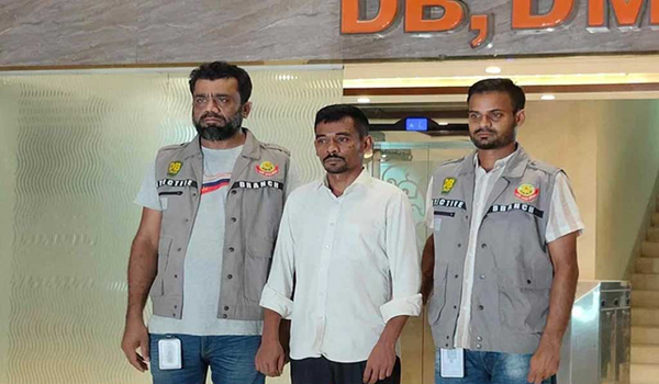 মিল্টন সমাদ্দারের অ্যাকাউন্টে কত টাকা