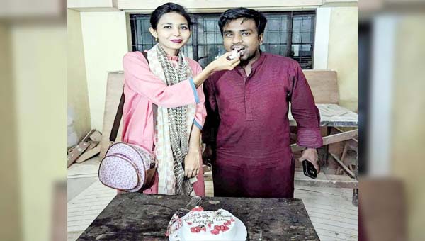 শাবিতে জন্মদিনের শুভেচ্ছা জানাতে মধ্যরাতে ছাত্র হলে ‌ছাত্রলীগ নেত্রী