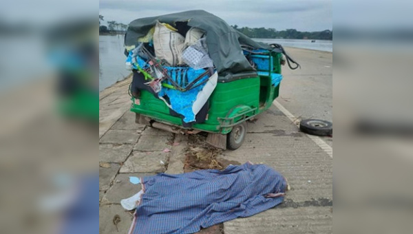 কোম্পানীগঞ্জে সড়ক দুর্ঘটনায় মা-ছেলের মৃত্যু