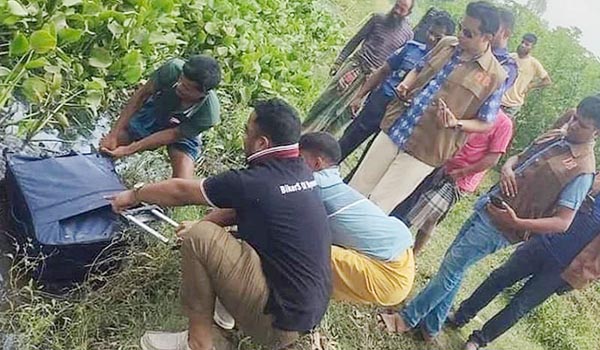 ব্রিফকেস থেকে বিচ্ছিন্ন মাথাসহ মরদেহ উদ্ধার