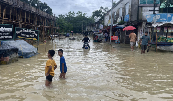 সিলেটবাসী দুয়ারে কড়া নাড়ছে বন্যা আতঙ্ক