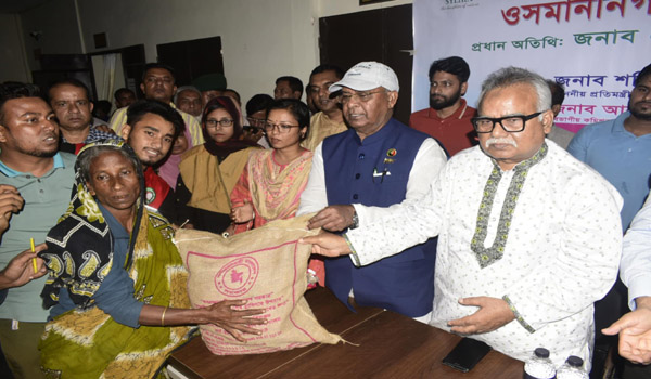 বিশ্বনাথ ও ওসমানীনগরে ত্রাণ বিতরণ করলেন দুই প্রতিমন্ত্রী
