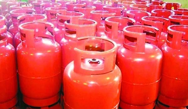 ১২ কেজির এলপিজি সিলিন্ডারের দাম বেড়ে ১৩৬৬ টাকা