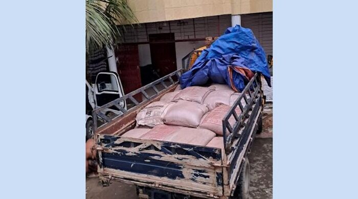 ছাত্রলীগ-যুবলীগ নেতারা আত্মগোপনে, তবু বন্ধ হচ্ছে না চিনি চোরাচালান