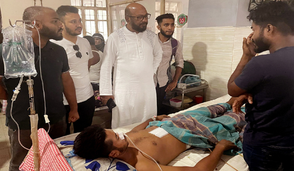 আহতদের দেখতে ওসমানী হাসপাতালে ফয়সল চৌধুরী