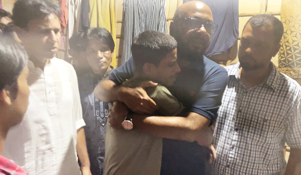 গোলাপগঞ্জে হতাহতদের পরিবারের পাশে ফয়সল চৌধুরী