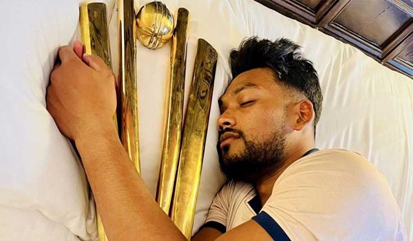 মেসির অনুকরণ করলেন শান্ত