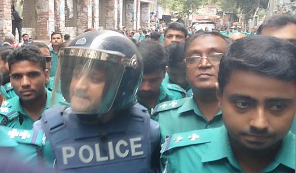 ব্যারিস্টার সুমন ৫ দিনের রিমান্ডে