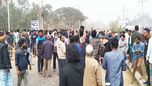 ৫ টাকা নিয়ে ৪ ঘণ্টাব্যাপী দুই গ্রামবাসীর সংঘর্ষ