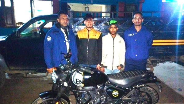 জৈন্তাপুরে ডিআই ট্রাক ও মোটর সাইকেলসহ ২ জন আটক