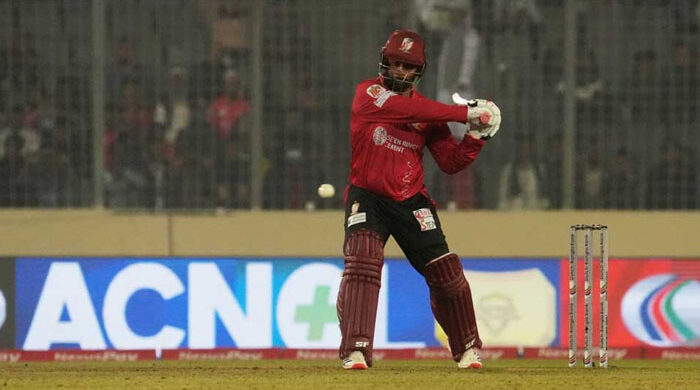 শ্বাসরুদ্ধকর ফাইনালে চিটাগাংকে হারিয়ে বিপিএল চ্যাম্পিয়ন বরিশাল