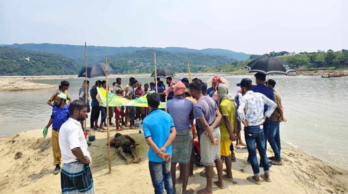 জাফলংয়ে নৌকা ডুবিতে নিখোঁজ পাথর শ্রমিকের লাশ উদ্ধার