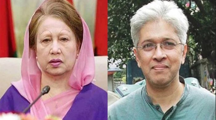 খালেদা জিয়ার হাতে গুলশানের বাড়ির কাগজ তুলে দিলেন গণপূর্ত উপদেষ্টা