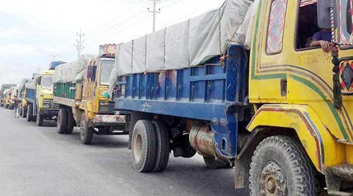 ৪৮ ঘন্টার কর্মবিরতিতে সিলেটে পাথর মিল মালিক-শ্রমিকরা