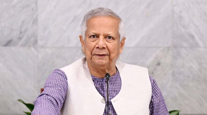 দগ্ধদের খোঁজ নিতে বার্ন ইনস্টিটিউটে গেলেন প্রধান উপদেষ্টা