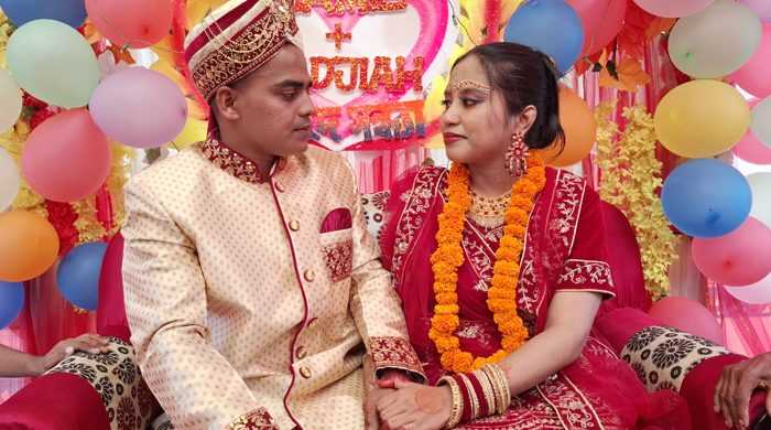 প্রেমের টানে মালয়েশিয়ার তরুণী নওগাঁয়, বসলেন বিয়ের পিঁড়িতে