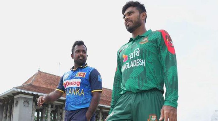 টস হেরে ফিল্ডিংয়ে বাংলাদেশ