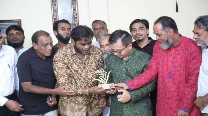 খন্দকার আব্দুল মুক্তাদিরের সাথে সিলেট জেলা তাঁতীদলের সৌজন্যে সাক্ষাৎ