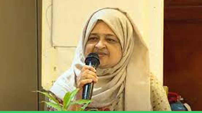 দলের নির্দেশেই আমি মাঠে আছি, শেষ পর্যন্ত আমি কাজ করে যাবো: লুনা