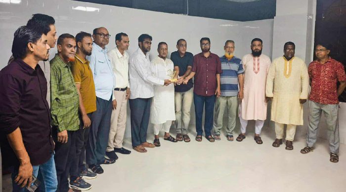 নজিবুর রহমান নজিবের সাথে সিলেট জেলা তাঁতীদলের সৌজন্যে সাক্ষাৎ