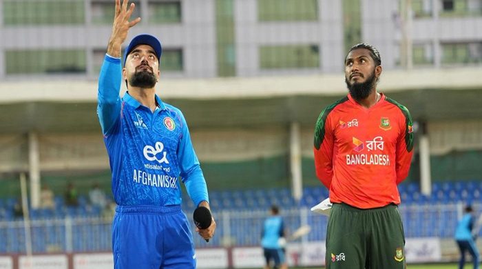 টস হেরে ফিল্ডিংয়ে বাংলাদেশ