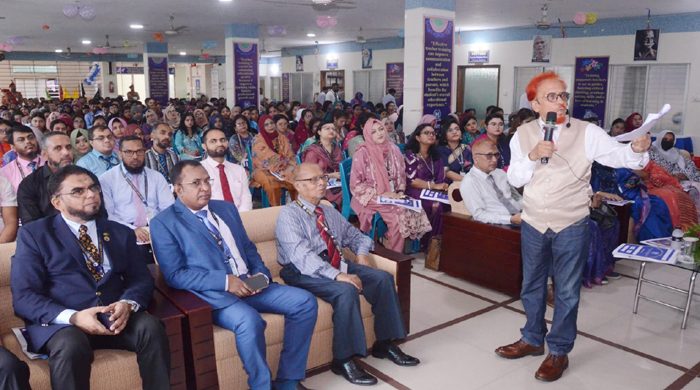 শিক্ষকদের দক্ষতা বৃদ্ধিতে স্কলার্সহোমে সেমিনার ও ওয়ার্কশপ অনুষ্ঠিত