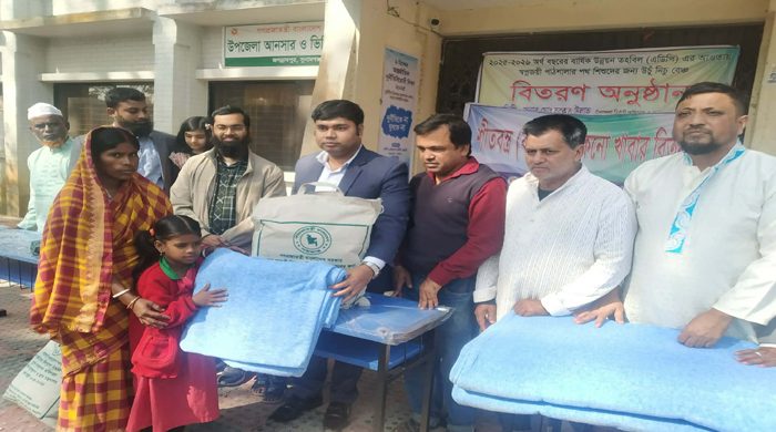 জগন্নাথপুরে স্বপ্নজয়ী স্কুলের পথশিশু শিক্ষার্থীদের মাঝে কম্বল, শুকনো খাবার ও স্কুল ব্র্যাঞ্চ বিতরণ