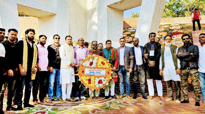 মহান বিজয় দিবসে বিএনপির যুগ্ম মহাসচিব হুমায়ুন কবিরের পক্ষ থেকে শ্রদ্ধাঞ্জলি নিবেদন