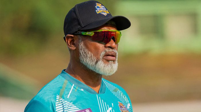 মাঠে হার্ট অ্যাটাক, মারা গেলেন সহকারী কোচ জাকি