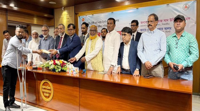 সিলেটে সড়ক দূঘটনায় ৯৪টি পরিবারকে ৩ কোটি টাকার চেক হস্তান্তর করল বিআরটিএ