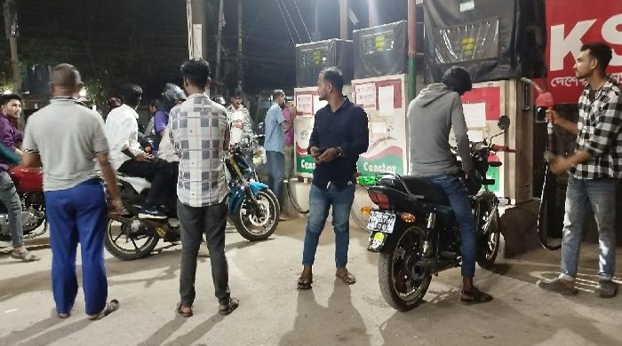 মধ্যপ্রাচ্যে যুদ্ধ: সিলেটের পেট্রোল পাম্পগুলোতে ভিড়, তেল কেনার হিড়িক
