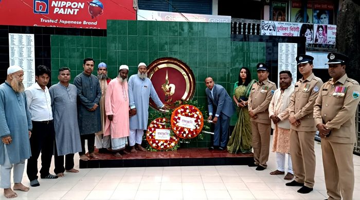 জৈন্তাপুরে মহান স্বাধীনতা দিবসে শহীদদের স্মরণে পুষ্পস্তবক অর্পণ