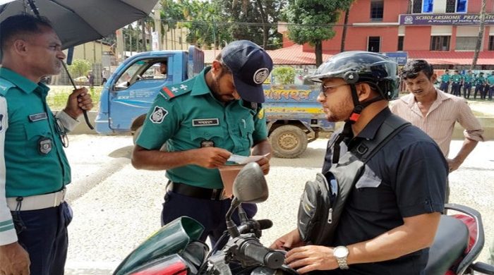 সিলেটে মোটরসাইকেল চালকদের জন্য পুলিশের নতুন বিধিনিষেধ