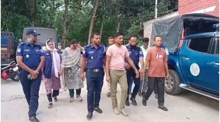 ‘হানিট্র্যাপ’ চক্রের নারীসহ ৫ সদস্য আটক