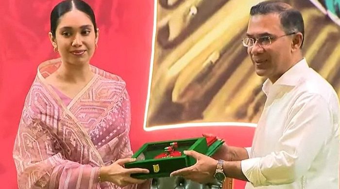 খালেদা জিয়ার পক্ষে স্বাধীনতা পুরস্কার গ্রহণ করলেন জাইমা রহমান