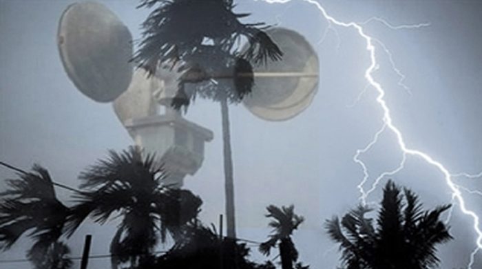 ৬০ কিমি বেগে ঝড়ের আভাস দুপুরের মধ্যে