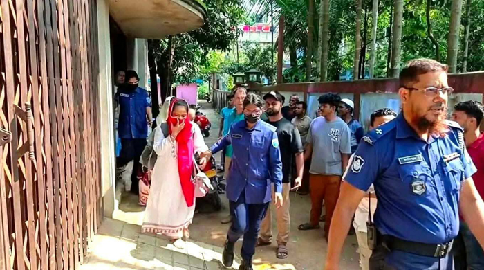 জৈন্তাপুরে তিনতলা বিল্ডিং হতে মানবপাচারকারী সহ আটক ১৪