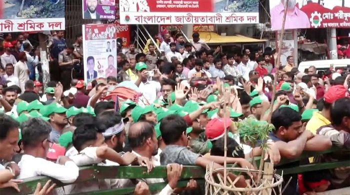 রাজধানীর নয়াপল্টনে বিএনপির শ্রমিক সমাবেশে জনতার ঢল