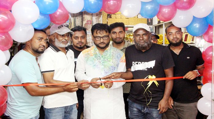 একটি আধুনিক স্পোর্টস শপ ক্রীড়াবিদ ও সাধারণ মানুষের প্রয়োজন মেটাবে