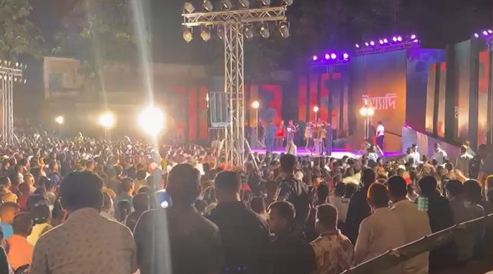 নরসিংদীতে ‘ইত্যাদি’র অনুষ্ঠান থেকে শতাধিক মোবাইল চুরি
