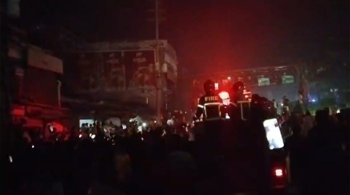 সাভারে জুতার মার্কেটে ভয়াবহ আগুন, পুড়ে ছাই ৭ দোকান