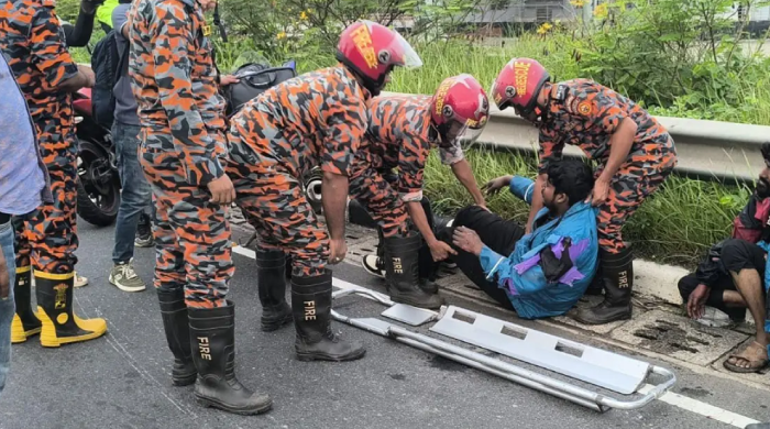 এক্সপ্রেসওয়েতে দুই মোটরসাইকেলের সংঘর্ষে আহত ৪